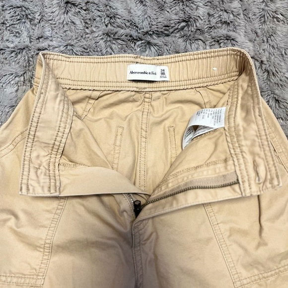 Abercrombie & Fitch Tan Cargo Pants Straight Leg - Picture 4 of 6